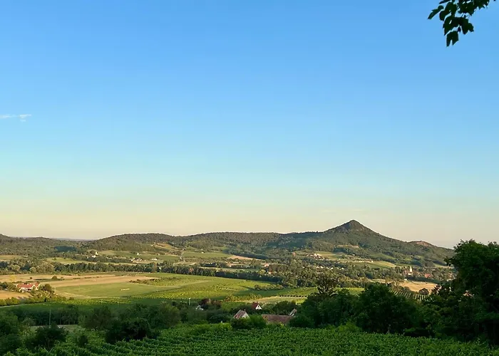 Bakos Pinceszet Csobanc Bastya Es Borterasz Gyulakeszi