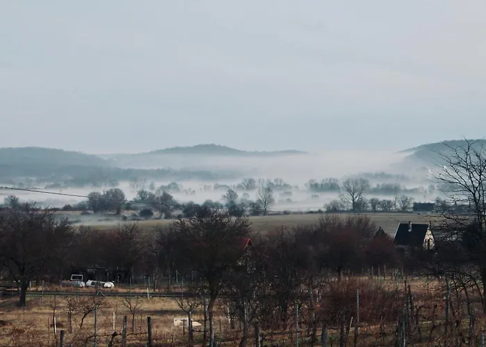 Bakos Pinceszet Csobanc Bastya Es Borterasz