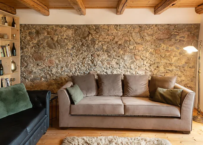 Bakos Pinceszet Csobanc Bastya Es Borterasz