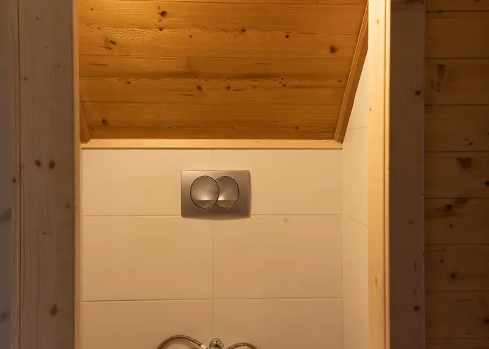 Bakos Pinceszet Csobanc Bastya Es Borterasz